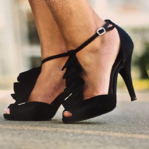 Nine West Shoes - 🎉💕 10/12 HP! 💕🎉 Nine West Bowtie Slingbacks